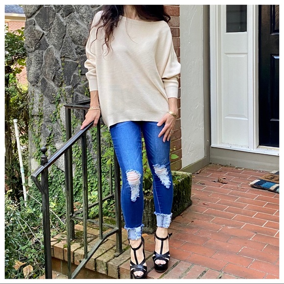 #03 Scooped neck loose fit soft gorgeous sweater - Picture 5 of 8